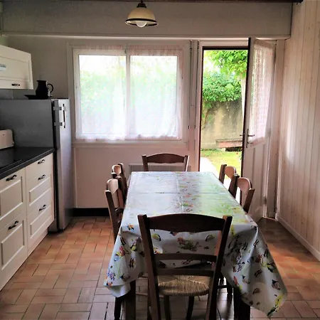 Maison Confortable Avec Jardin